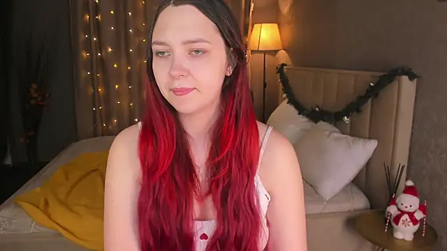 Monica  Queen online show from December 15, 2025, 12:04 am