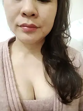 Girl Shy2000 online show from February 13, 2026, 5:36 am