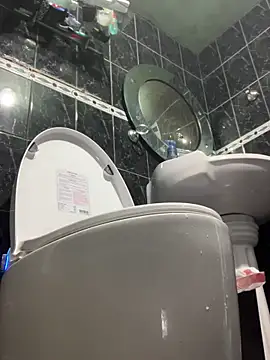 Moisesjrtapia online show from April 12, 2026, 10:09 am