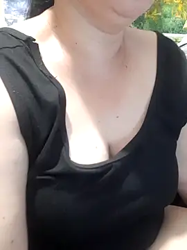 Kimkhaepretty online show from February 8, 2026, 1:03 pm