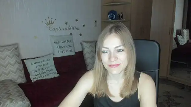 Tiffany Bates online show from October 21, 2025, 3:18 am