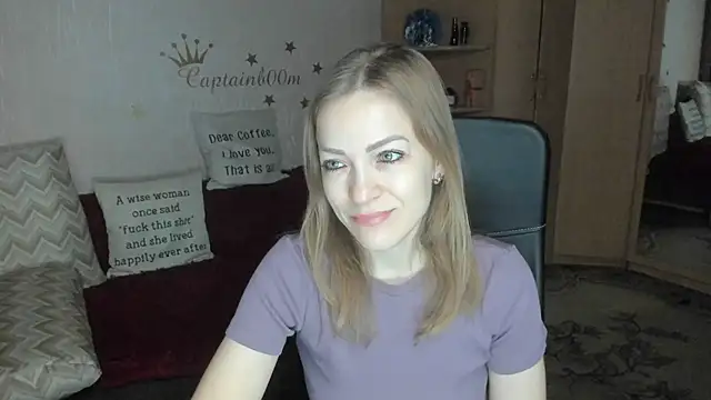 Tiffany Bates online show from December 3, 2025, 3:25 am