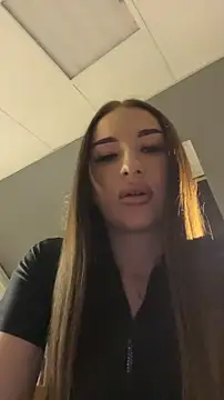 Luna Olsen online show from February 7, 2026, 4:16 am