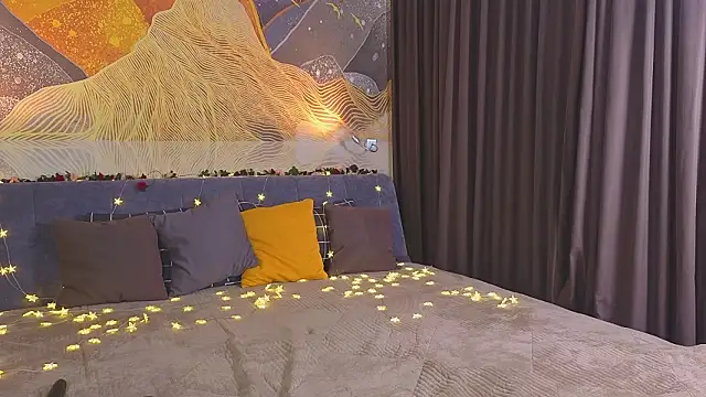 MilaYumi online show from March 28, 2026, 8:58 am