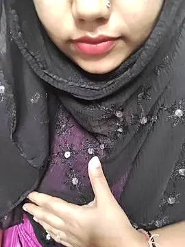 Miss Rose   online show from February 2, 2026, 11:03 pm