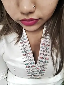 Miss Rose   online show from March 23, 2026, 6:39 am