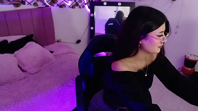 isa bunny18 online show from October 30, 2025, 4:36 am