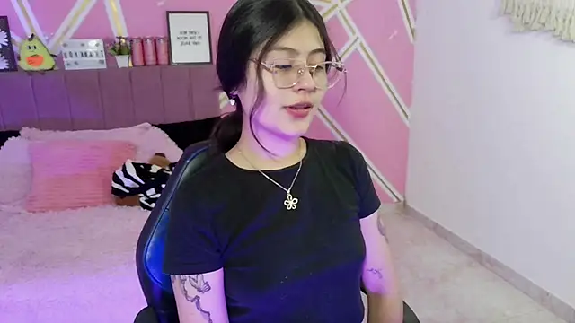 isa bunny18 online show from March 6, 2026, 8:16 pm