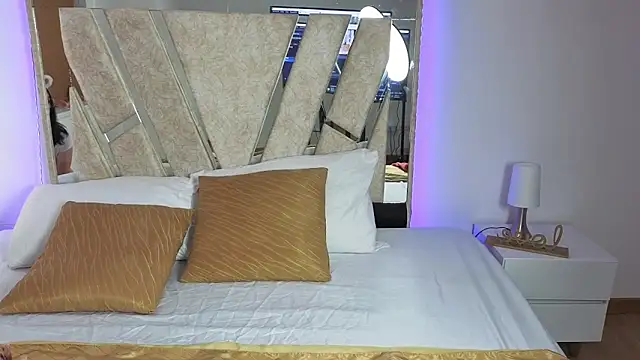 lissastone online show from October 28, 2025, 7:27 pm