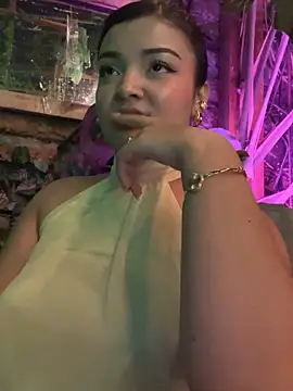 EmmaBlossom online show from February 8, 2026, 3:54 am