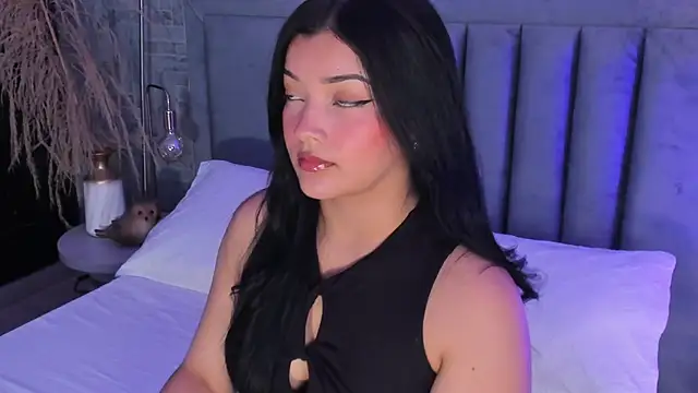 EmmaBlossom online show from April 21, 2026, 12:22 pm