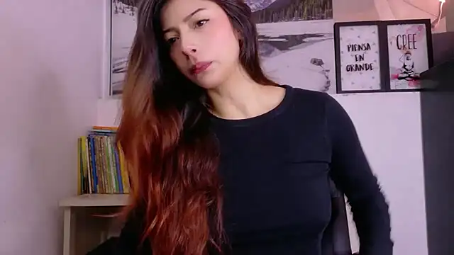 Snapshot of Adrianna5_ chatting on April 26, 2026, 9:40 am Adrianna5 online show from April 26, 2026, 9:40 am