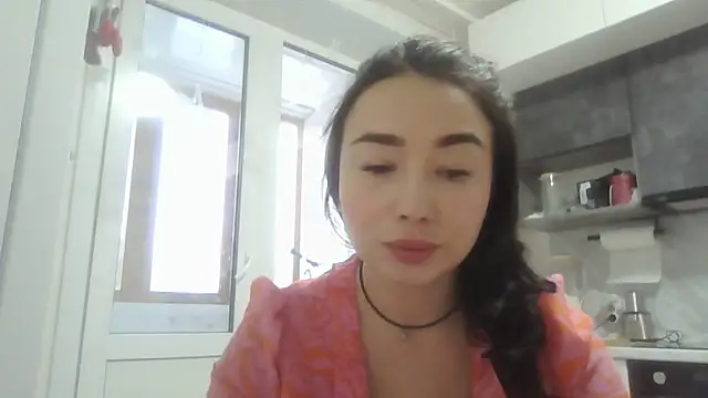 Cynariva online show from November 18, 2025, 7:02 am