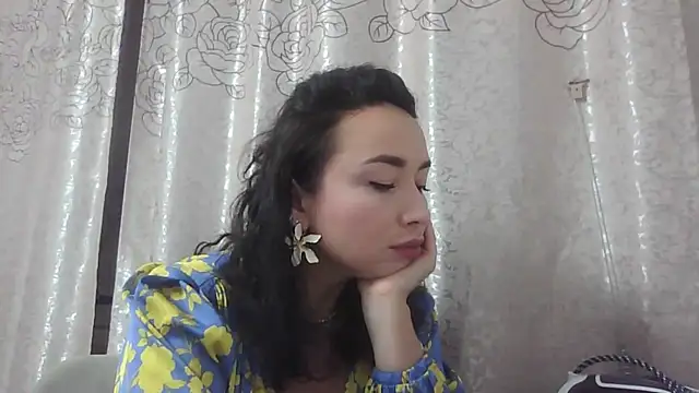 Cynariva online show from November 23, 2025, 11:43 am