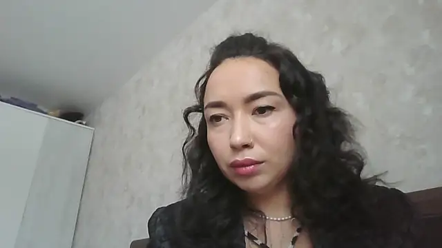 Cynariva online show from November 28, 2025, 2:58 am