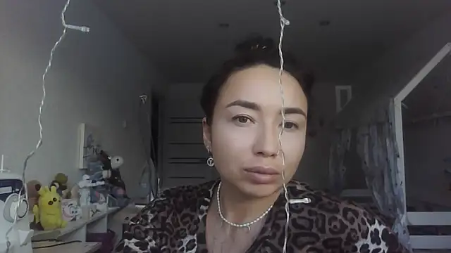 Cynariva online show from November 30, 2025, 7:23 am