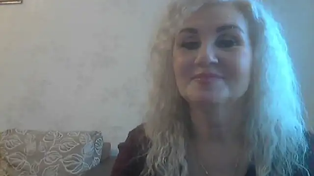 Snapshot of LadySexyBlond chatting on October 16, 2025, 5:41 am LadySexyBlond online show from October 16, 2025, 5:41 am