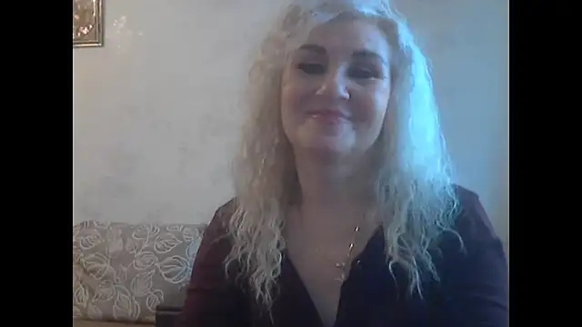 Snapshot of LadySexyBlond chatting on January 7, 2026, 6:49 am LadySexyBlond online show from January 7, 2026, 6:49 am