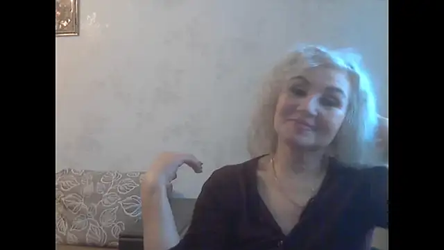 Snapshot of LadySexyBlond chatting on February 13, 2026, 8:21 am LadySexyBlond online show from February 13, 2026, 8:21 am
