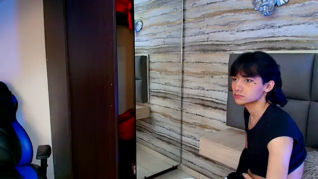 Lovers 21 online show from November 21, 2025, 3:38 am