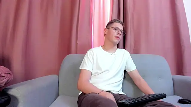 royal fantasy online show from September 25, 2025, 7:17 pm