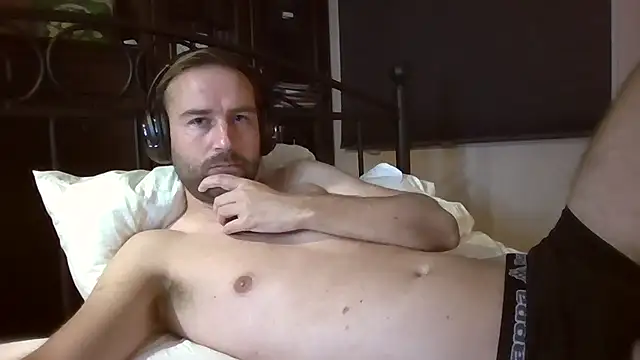 Naughty Scandinavian100 online show from September 30, 2025, 7:41 pm