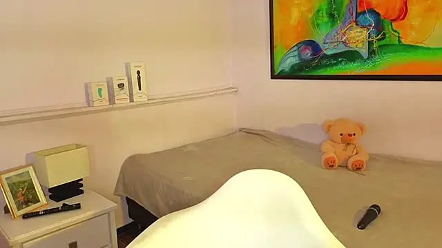 katiaa lovv online show from April 13, 2026, 12:10 pm