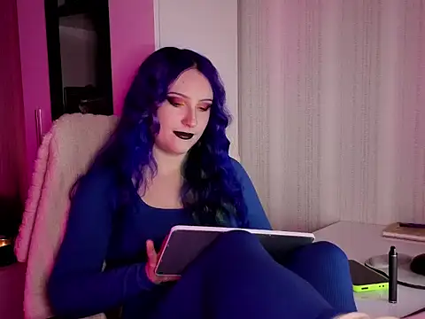 Snapshot of violet-siren-x chatting on April 3, 2026, 10:13 am violet-siren-x online show from April 3, 2026, 10:13 am