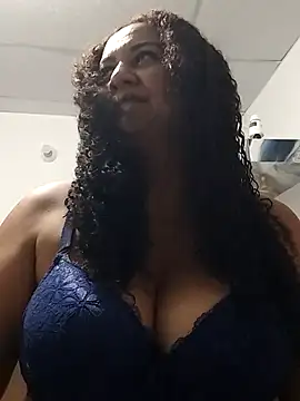 MEYBELLATINA online show from September 27, 2025, 9:20 pm