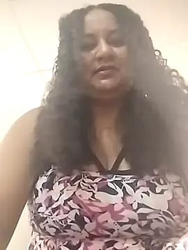 MEYBELLATINA online show from February 14, 2026, 8:49 pm