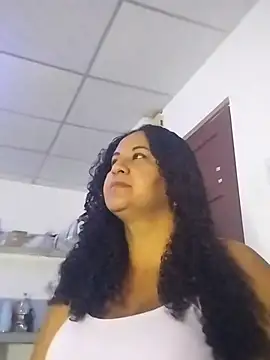 MEYBELLATINA online show from March 2, 2026, 8:37 pm