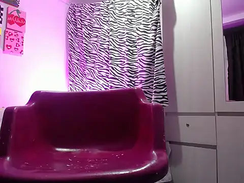 Nahomyyy online show from October 27, 2025, 11:03 am