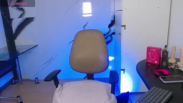 lolaa love01 online show from October 4, 2025, 5:38 am