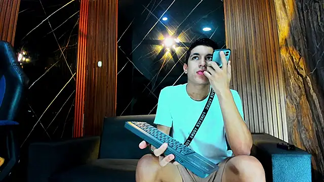 Stiben boy online show from October 18, 2025, 2:58 am