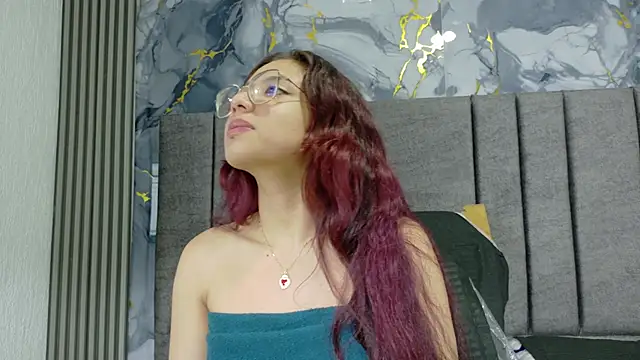 Abrilmirren online show from September 28, 2025, 11:26 am