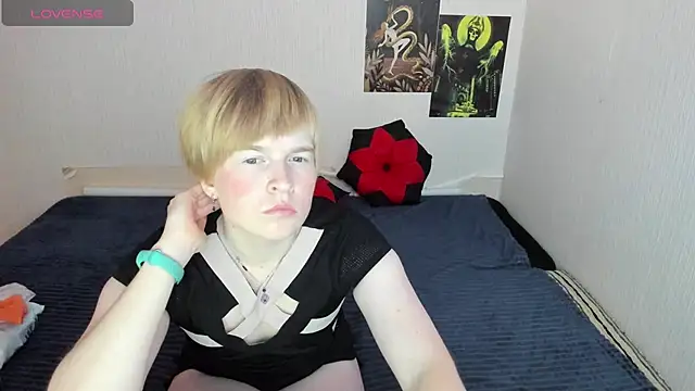 Cattie w  online show from November 4, 2025, 1:16 am