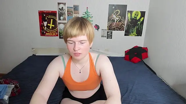 Cattie w  online show from April 1, 2026, 1:17 am