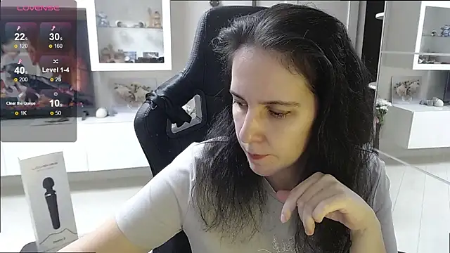 Irwi Tomboy online show from November 6, 2025, 12:06 pm