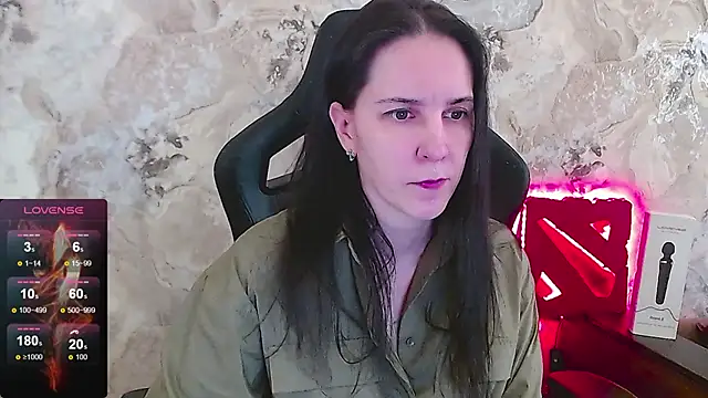 Irwi Tomboy online show from April 20, 2026, 1:14 pm