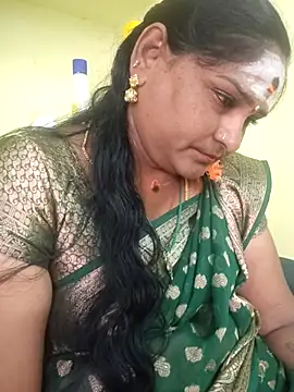 navyasree143 online show from April 21, 2026, 4:41 am