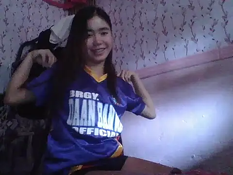 Snapshot of SweetPussie18x chatting on April 23, 2026, 5:41 am SweetPussie18x online show from April 23, 2026, 5:41 am