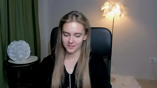 JuneWoods online show from October 3, 2025, 11:51 am