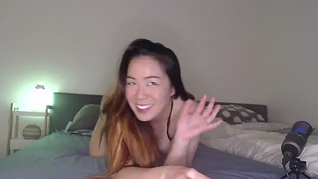 blueburrypie online show from October 14, 2025, 12:50 pm