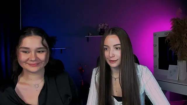 leslie bird online show from October 1, 2025, 1:28 pm