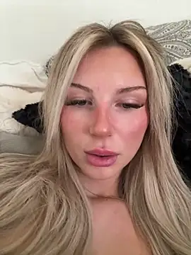 blondeeee online show from April 23, 2026, 4:09 pm