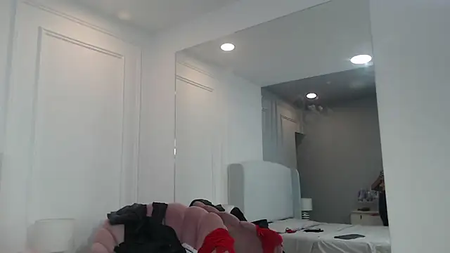 ChantalGarner online show from October 16, 2025, 12:50 pm