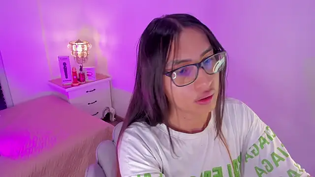 cherrylady 02 online show from November 6, 2025, 11:55 am