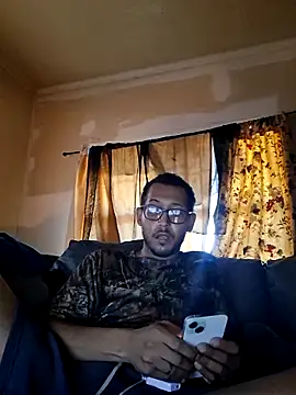 ThrowedWorldWide online show from November 17, 2025, 1:50 pm