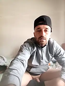 Snapshot of krerem chatting on February 18, 2026, 10:44 am krerem online show from February 18, 2026, 10:44 am