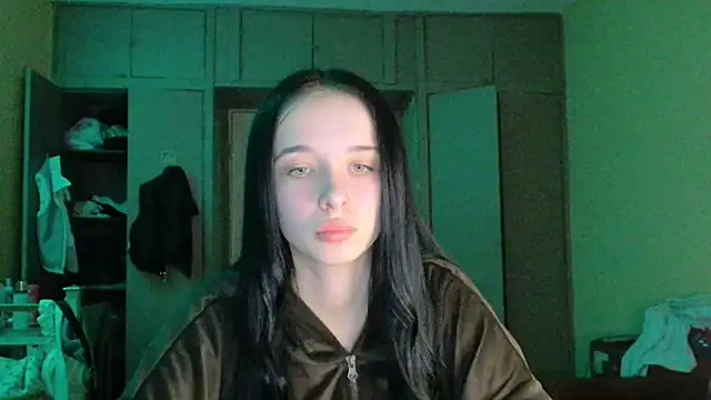 Emilia Light online show from March 8, 2026, 4:11 pm